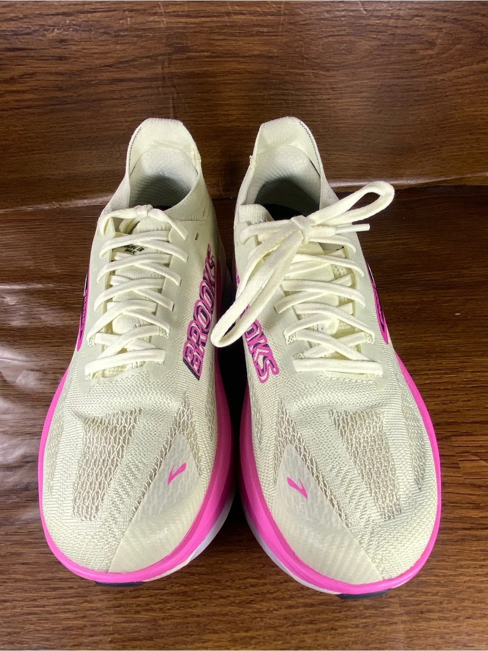 Brooks Hyperion Max 3 women’s shoe size 9